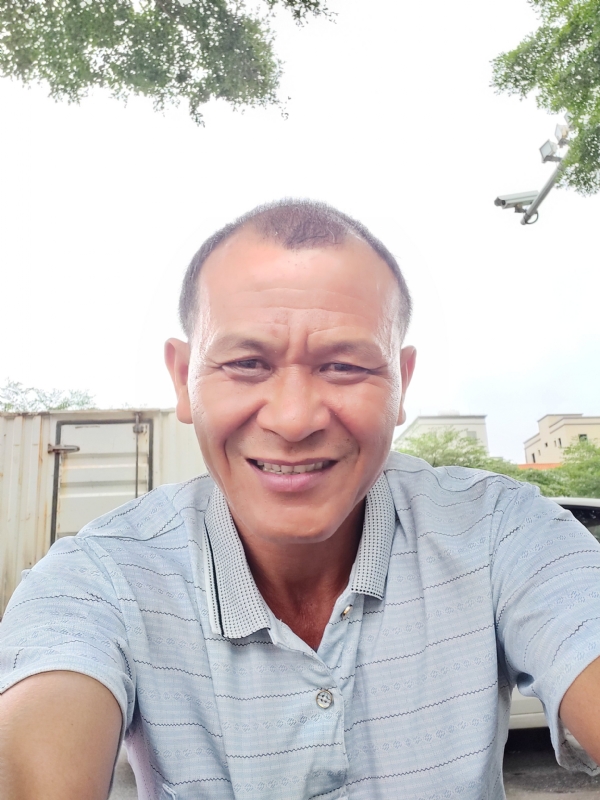 大老的第一张照片--吴川闪婚服务中心